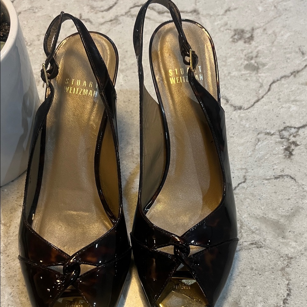 Stuart Weitzman Tortoise Shall and Gold Patent Slingback Heels Size 8 - Picture 4 of 9